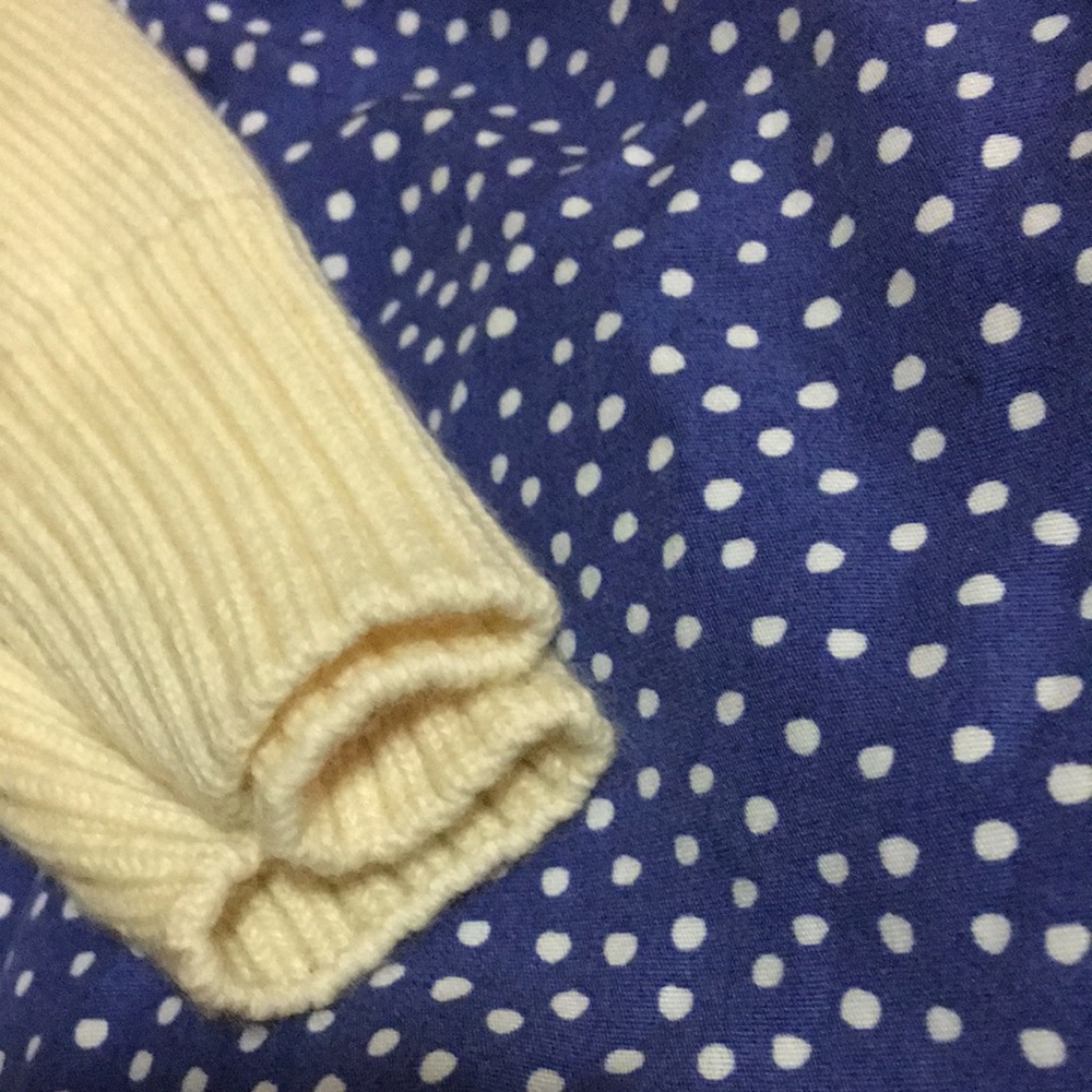 Sweater - Picture 4 of 5